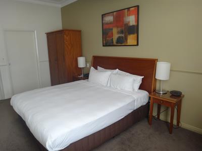 heritage-guest-room-king-distinction-palmerston-north